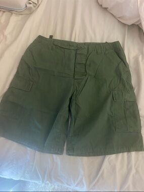 Men shorts 39 to 41 inches  never worn